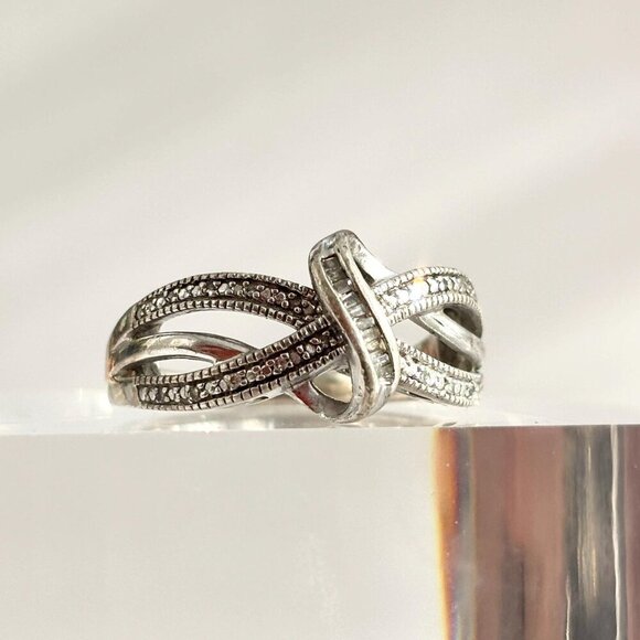 Vintage Jewelry - Sterling Silver Cubic Zirconia Crossover Bowtie Shaped Vintage Ring - sz 8.75